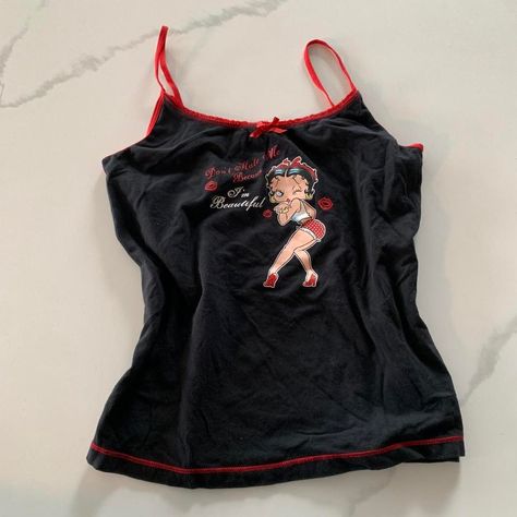 Betty Boop Shirt Aesthetic, Betty Boop Aesthetic Outfit, Depop Vintage, 2000 Clothes, Vintage Cami, 2000s Fashion Trends, Cute Nike Outfits, Downtown Outfits, 2000s Fashion