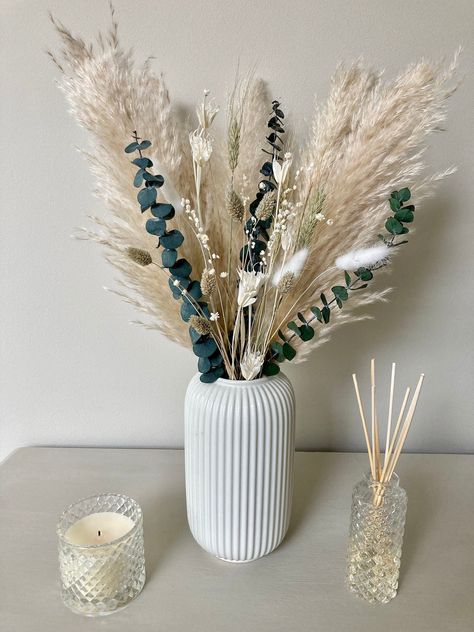 Pampas Bouquet with Preserved Scented Eucalyptus - 60cm – Norfolk Pampas White Vase Decor, Pampas Bouquet, Affordable Wedding Flowers, Preserved Hydrangea, Preserved Eucalyptus, Spring Flower Arrangements, Pampas Grass Bouquet, Grass Decor, Living Room Decor Inspiration