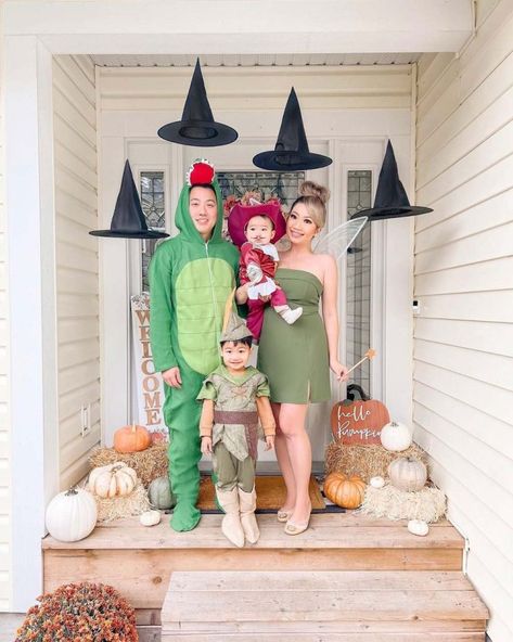 Looking for some adorable family Halloween costume ideas?! It's always so much fun to dress everyone up in the same theme. I've found some great DIY and paid costumes to give you some inspiration. From small families to large families. Check out everyday item costumes, TV and famous characters, traditional costumes, baby and even dog costumes over on A Visual Merriment | Family Costumes For 4 | Matching Family Halloween Costumes | Disney Family Costumes | Family Themed Halloween Costumes Family Halloween Costumes Disney, Disney Family Halloween Costumes, Family Costumes For 4, Circus Family Costume, Princess Peach Halloween Costume, Princess Peach Halloween, Addams Family Halloween Costumes, Matching Family Halloween Costumes, Disney Family Costumes