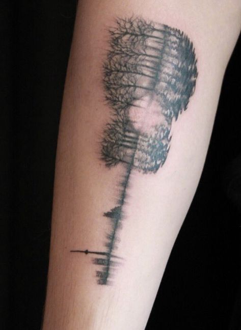 This is shawn new/ first tattoo !!! I love it !! He said that the sound waves are a recording of his parents saying 'i love you' plus its a guitar and trees to represent his home !!! Congrats shawn! I love it❤❤❤❤ Shawn Mendes Sister, Gaijin Gyaru, Wall Exhibition, Shawn Mendes Guitar, Kalimba Notes, Commander Cody, Cruise Terminal, Wild Tattoo, Guitar Tattoo