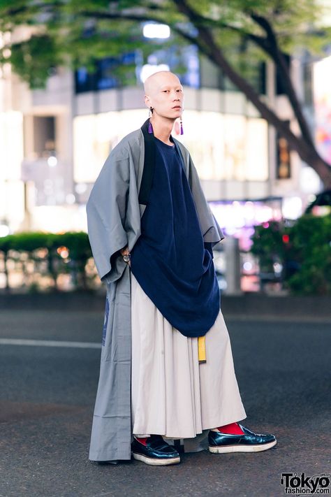 Kimono Street Style, Vintage Wide Leg Pants, Fashion Draping, Gender Fluid Fashion, Polished Casual, Kimono Outfit, Japanese Rock, Tokyo Fashion, Full Look