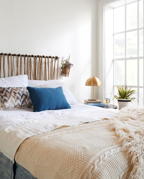 Rustic Rope Headboard Rope Headboard Diy, Diy Rope Headboard, Creative Headboard Ideas Diy, Curtain Headboard Ideas, Rope Headboard, Cost Bedroom, Cozy Cubicle, Cheap Diy Headboard, Blob Mirror