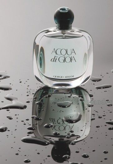 Giorgio Armani Acqua di Gioia Parfum...My new perfume! Love it! Giorgio Armani Perfume, Armani Perfume, Top Perfumes, Perfume Photography, Perfume And Cologne, Fragrance For Women, Best Perfume, Perfume Brands, New Fragrances