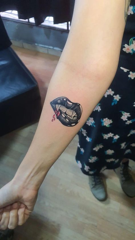 Vampire Inspired Tattoos, Vampire Mouth Tattoo, Vampire Lips Tattoo, Vampire Fangs Tattoo, Vampire Bite Tattoo, Vampire Teeth Tattoo, Kendall Tattoo, Vampire Tattoos, Bite Me Tattoo