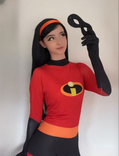 Violet from the incredibles cosplay Violet From The Incredibles, The Incredibles Halloween Costume, Incredibles Cosplay, Incredibles Costume, Halloween Disfraces, Halloween Outfits, Violet, The Incredibles, Photo And Video