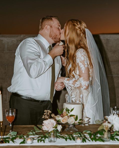 You guys loved it the last time I posted SNEAK PEEKS so here you go again ✨💐👰🏼 A sneak peek of Nicolle and Ben’s Zion National Park / Airbnb wedding 🫶🏼 A couple things that I loved about this day: • We had the most amazing weather and lighting • Nicolle and Ben shared private vows together in the park • Nicolle’s sleeves!!! • The orange sunset as they cut their cake • The bubble send-off was sooo fun 🫧 • And I especially love the bridal party shots! Couple: @n.klukken @b__grant__ Photograp... Bridal Party Shots, Private Vows, Airbnb Wedding, Party Shots, Orange Sunset, Couple Things, The Bubble, Zion National Park, Photo Instagram