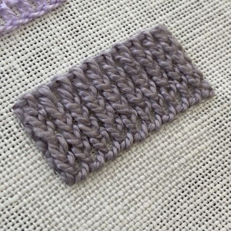 Ceylon stitch main image Ceylon Stitch, Types Of Embroidery Stitches, Embroidery Lessons, Embroidery Hand, Hand Embroidery Tutorial, Needlepoint Stitches, Stitch Book, Types Of Embroidery, Needle Art