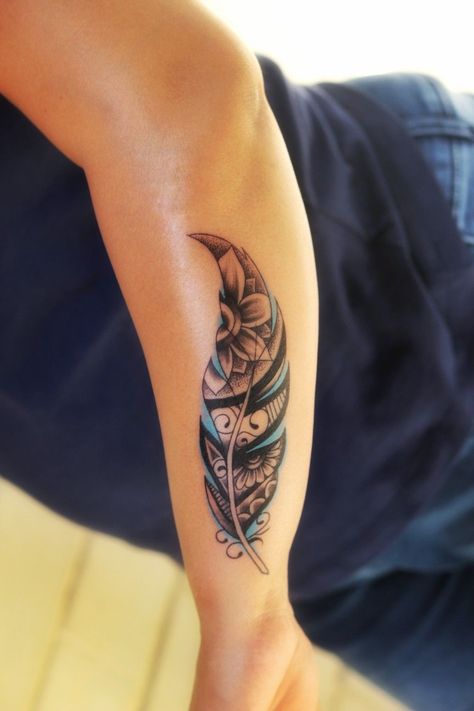 Mandala Feather Tattoo, Best Feminine Tattoos, Sunflower Tattoo Meaning, Mandala Feather, Feather Mandala, Memories Ideas, 10 Tattoo, Turtle Tattoo Designs, Native Tattoos