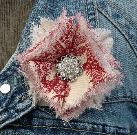 Fabric Brooches, Country Dates, Crafty Jewelry, Fabric Flower Pins, Red Toile, Fiber Art Jewelry, Material Flowers, Shabby Chic Fabric, Fabric Flower Brooch