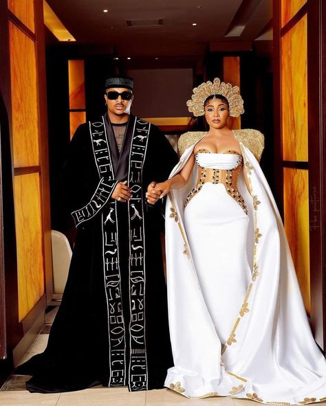 Nigerian Traditional Dresses, Couples African Outfits, African Traditional Wedding Dress, High Fashion Couture, Traditional African Clothing, African Wear Styles For Men, African Bride, Afrique Art, African Wedding Dress