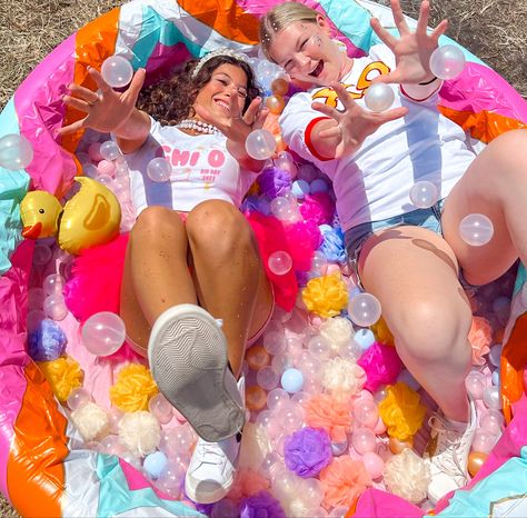 So Fresh So Clean Bid Day, Preppy Sorority, Rush Themes, Recruitment Themes, Recruitment Ideas, So Fresh So Clean, Summer Dance, Alpha Gam, Sorority Bid Day