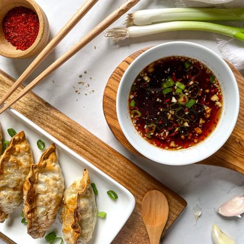 Wonton Salad, Mandu Recipe, Korean Soy Sauce, Quick Pickled Radishes, Dumpling Dipping Sauce, Bbq Chickpeas, Bulgogi Sauce, Dumpling Sauce, Asian Dipping Sauce