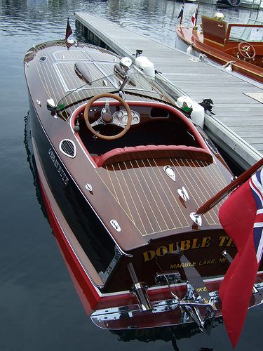 Mahogany boat | Antique boat show at Bay Harbor | Wendy | Flickr Riva Boot, Metro Man, Wooden Speed Boats, Mahogany Boat, Wooden Things, Classic Wooden Boats, Chris Craft, Speed Boat, Vintage Boats