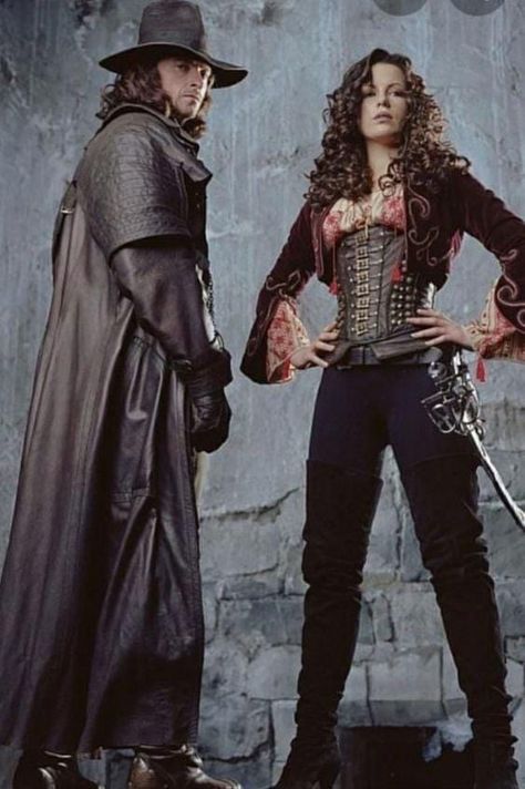 Van Helsing Halloween Costume, Van Helsing And Anna, Anna Van Helsing Costume, Horror Icons Costumes, Can Helsing Vampires, Anna Valerious Costume, Van Helsing Outfit, Anna Van Helsing, Van Helsing Costume