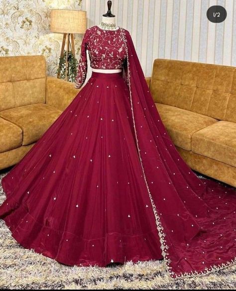 Lehnga Designs Indian Weddings Simple, Lehnga Designs Indian Weddings, Frame Wallpaper, Simple Lehenga, Latest Bridal Lehenga, Wedding Lehenga Designs, Lehenga Designs Simple, Indian Bride Outfits, Latest Bridal Dresses