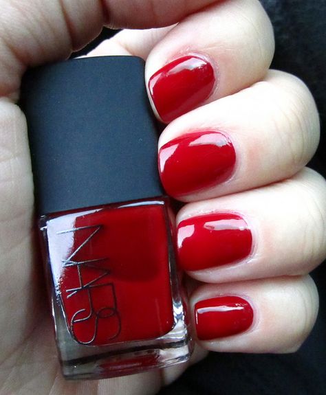 Nars Jungle Red outside lighting by Fatale Fashion, via Flickr. Indoors it looks much deeper and darker, very cool. Essie Red Nail Polish, Nars Nail Polish, Metallic Nails Design, Nail Laquer, Chanel Nail Polish, Dark Red Nails, Red Nail Polish, Red Nail Designs, Red Nail