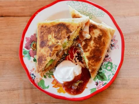 Crispy A.M. Wraps Recipe | Ree Drummond | Food Network Pioneer Woman Breakfast, Celebrities Recipes, Brunch Bites, Easy Toast, Home Brunch, Food Network Recipes Pioneer Woman, Wrap Food, Film Crew, Breakfast Casseroles