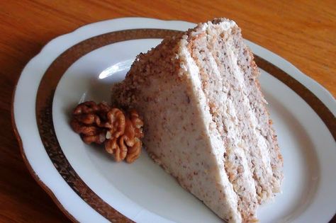 zsuzsa is in the kitchen: HUNGARIAN WALNUT CAKE – DIÓTORTA Walnut Torte Recipe, Bananas Dessert, Recipes Russian, Hungarian Chicken, Russian Foods, Curd Cheese, Hungarian Cake, Hungarian Desserts, Chicken Stuffing