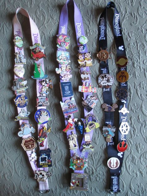 Disney Pin Lanyard, Disneyland 2024, Disney Parks Outfits, Disney Fall, Disney Fits, Disney Photo Ideas, Disney Merch, Disney Dreams, Disney Day