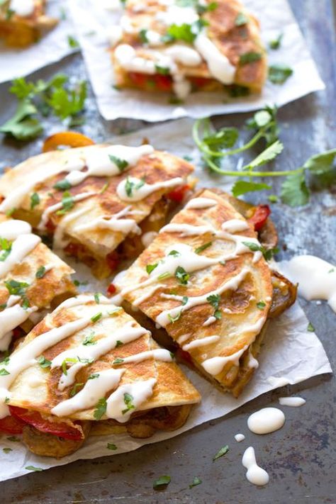 Quesadilla Recipes - Cinco de Mayo Quesadillas Best Quesadilla Recipe, Mushroom Quesadilla, Mushroom Quesadillas, Dinner Meal Prep, Smoked Gouda, Quesadilla Recipes, Vegetarian Lunch, Quesadillas, Healthy Meal Prep