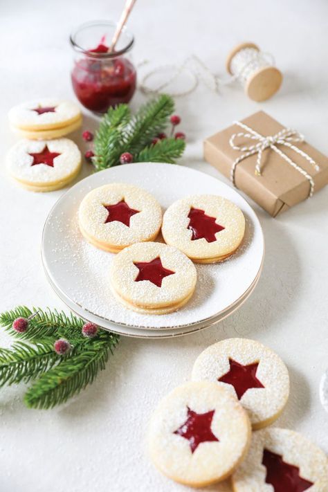 Cranberry-Filled Linzer Cookies Burn Cheesecake Photography, Linzer Tart Cookies, Cranberry Filling, Linzer Cookies Recipe, Baking Photography, Linzer Cookies, Cookie Pops, Cookie Flavors, Cranberry Recipes