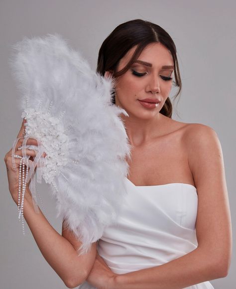 Excited to share the latest addition to my #etsy shop: Bridal Fan, Wedding Fan, Feather Hand Fan, Wedding accessories, Bridal Accessories, Bride Gift https://etsy.me/3IWMFUt #white #wedding #beachtropical #bridalfan #weddingfan #weddingaccessories #featherhandfan #beac Unique Bridal Accessories, Bride Fan, Fan For Wedding, Feather Hand Fan, Laser Cut Flowers, Bridal Fan, Wedding Vegas, Wedding Fan, Accessories Bride