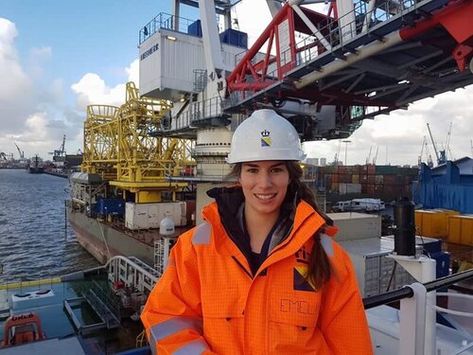 Female Engineer on Offshore Vessel. Click here to read about how this female engineer works offshore tracking underwater bombs and building islands, but when she’s not working, she’s sailing the world. #womenwhosail #femaleengineers #womeninindustry #livingatsea #workingatsea Marine Engineer, Female Engineer, Petroleum Engineering, Work Video, Manufacturing Engineering, Marine Engineering, Female Marines, Dry Land