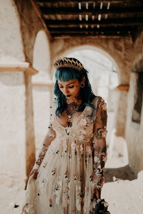 Punk Wedding Dresses, Blush Color Wedding Dress, Rocker Wedding, Punk Wedding, Edgy Wedding, Gala Outfit, Desert Elopement, Rock Wedding, Quirky Wedding