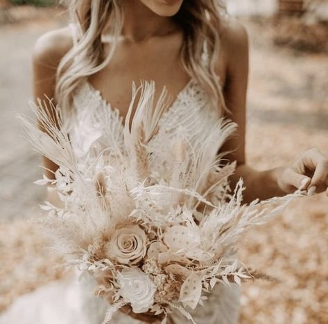 Dried Flower Bouquet Wedding, Beautiful Bridal Bouquet, Boho Wedding Flowers, Wedding Social, Boho Beach Wedding, Beautiful Wedding Decorations, Etsy Inspiration, Beige Wedding, Grass Wedding