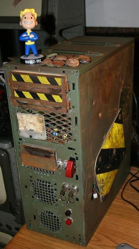 Fallout CPU case mod Wojskowy Humor, Gaming Case, Old Computer, Fallout Game, Computer Cases, Computer Build, Fallout Art, The Fallout, Fallout 3