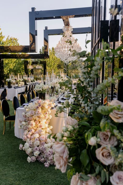 A plethora of pink hued florals with tones of gold and black beautifully tied together to create this wedding reception! || wedding inspiration,wedding ideas,wedding reception ideas,wedding reception decor,luxury wedding,wedding trends,floral wedding,wedding flower arrangements,wedding table centerpieces,wedding tablescape,wedding table decor,romantic wedding decor,fairytale wedding,elegant wedding decor,luxury wedding,magical wedding #weddingreceptiondecor #weddingtabledecor Romantic Wedding Decor Fairytale, Wedding Decor Fairytale, Wedding Reception Flower Arrangements, Wedding Decor Luxury, Wedding Magical, Table Centerpieces Wedding, Tablescape Wedding, Elegant Wedding Decor, Flower Arrangements Wedding