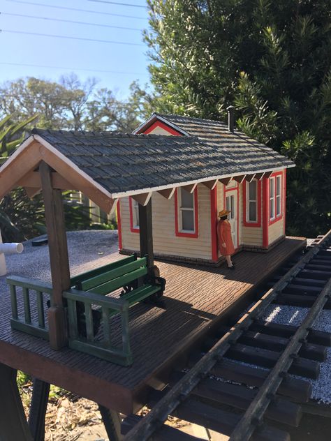 station r to l Small Train Station, Fall Flags, Garden Railroad, Steamer Trunk, Roof Vents, House Inside, Model Train Layouts, Train Layouts, Diy Dollhouse