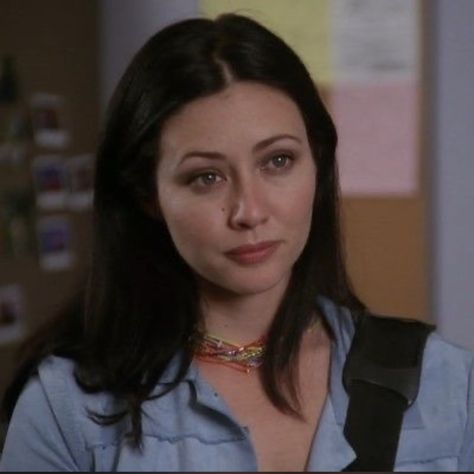 90s Series, Halliwell Sisters, Shannen Doherty Charmed, Lynn Swann, Charmed Reboot, Prue Halliwell, 90s Witch, Sabrina Spellman Style, Power Of Three