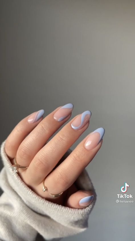 Simple Nail Designs Short Nails Almond, Short Almond Nails Ombre French, Summer Nails Monochrome, Almond Shape Simple Nails, Cute Subtle Nails, Simple Nail Almond, Alt French Tip Nails, Trendy Minimalist Nails Almond, Short Nail Designs Almond Shape