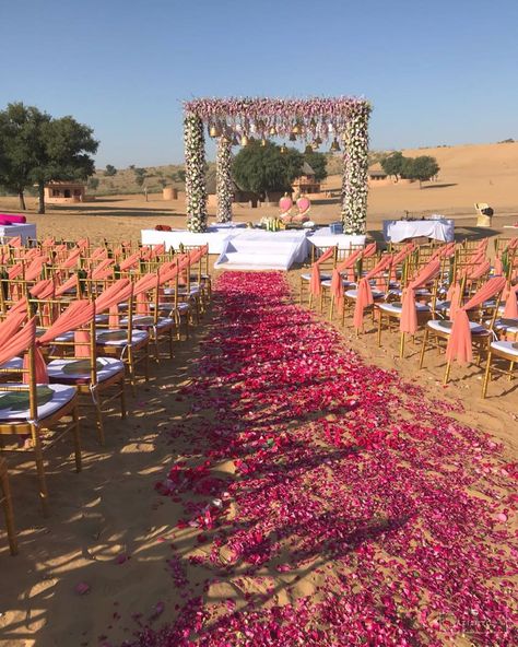 Rajasthan Desert, Mandap Design, Indian Destination Wedding, Destination Wedding Decor, Dubai Wedding, Emerald Lake, Make You Believe, Minimal Decor, Sand Dunes