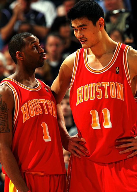 Tracy McGrady & Yao Ming #Rockets Yao Ming, Nba Photos, Rockets Basketball, Basketball Schedule, Texas Sports, Tracy Mcgrady, Nba Legends, Basketball Leagues, Nba Stars