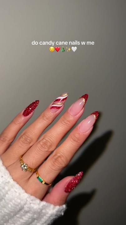 Christmas Nails Tutorial, Christmas Nails Trendy, Winter Christmas Nails, Christmas Nails 2023, Candy Cane Nails, Pink Streetwear, Nails Tutorial, Nails Christmas, Cute Gel Nails