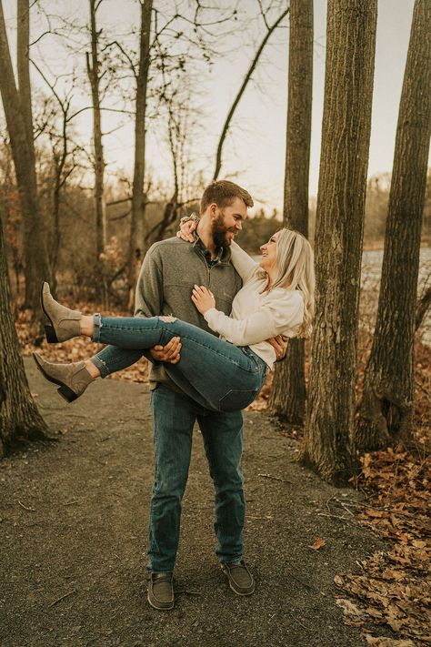 This is your sign to have a cute photoshoot in the woods this fall! Follow me on Instagram for more couples photoshoot inspiration! Photoshoot In The Woods, Cute Photoshoot, About Me Blog, Couple Photography Poses, Photoshoot Inspiration, Couples Photoshoot, Photoshoot Ideas, In The Woods, Couple Photography