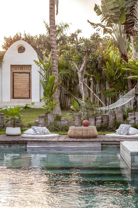 How to Create a Balinese-Style Alfresco Area | Bali Interiors Garden And Pool Design, Rattan Furniture Living Room, Bali Interiors, Casa Hobbit, Balinese Garden, Balinese Style, Balinese Decor, Dream Patio, Boho Interior Design