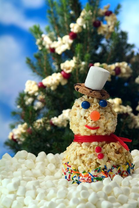 Holiday Popcorn Snowman Craft for Kids Popcorn Snowman, Snowman Snack, Snowman Recipes, Holiday Popcorn, Butter Candy, Christmas Popcorn, Affordable Christmas Gifts, Snow Men, Holiday Snowmen