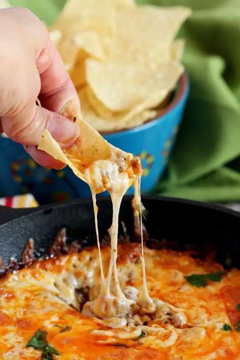 Chili Relleno Dip, Queso Fundido With Chorizo, Queso Fundido Recipe, Fundido Recipe, Recipe For Chili, Chorizo Recipe, Chili Relleno, Chorizo Recipes, Diy Easy Recipes