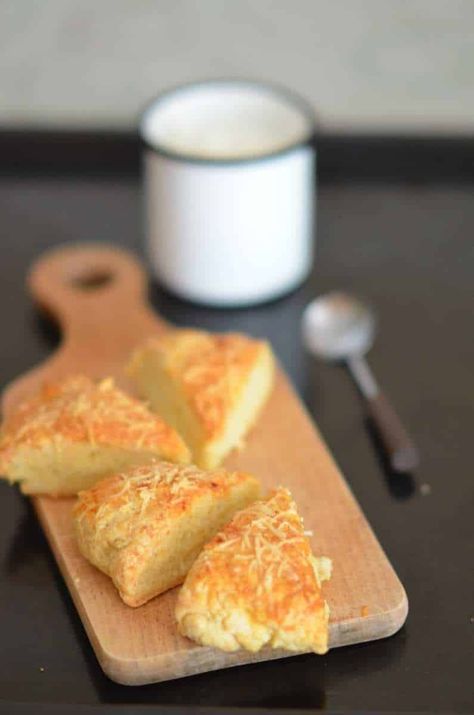 Parmesan Scones Parmesan Scones, Scones Recipe Easy, Pastry Cook, Cheese Scones, Scones Recipe, Steak House, Scone Recipe, Melted Cheese, Quick Breakfast