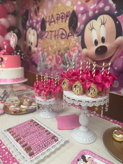 Minnie Mouse desserts Minnie Mouse Sweets Table Ideas, Minnie Mouse Dessert Table Ideas, Minnie Mouse Treats Table, Minnie Mouse Desserts, Minnie Mouse Dessert Table, Mouse Dessert, Sweets Ideas, Minnie Mouse Birthday Decorations, Barbie Birthday Party