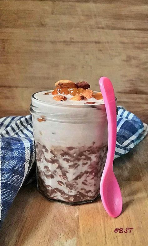 Chocolate Persimmon Overnight Oats - The Big Sweet Tooth Chocolate Persimmon, Warm Chocolate, Chocolate Cinnamon, Chocolate Almonds, Breakfast For Dinner, Overnight Oats, Persimmon, Chocolate Milk, Breakfast Brunch