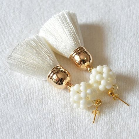 Earring Luxury, Tiny Diamond Earrings, Boho Tassels, Diamond Star Earrings, Anting Manik, White Tassel Earrings, Tassels Earrings, Tassel Earring, Ear Jacket Earring