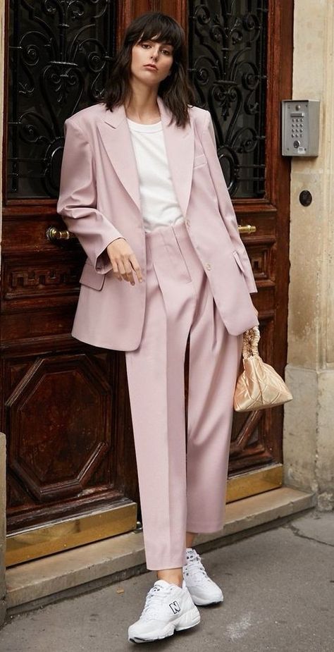 Blush Suit Woman, Rose Gold Suits Women, Pale Pink Outfit, Rose Gold Suit, Pink Suits Women, Pastel Blazer, Pixie Market, Look Rose, Trendy Outerwear