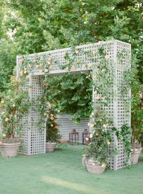 Wildflower Themed Wedding, Wedding Trellis, Event Venue Design, Botanical Garden Wedding Invitations, Ethereal Bride, Lush Wedding, Luxury Wedding Decor, Vintage Wedding Theme, Organic Wedding