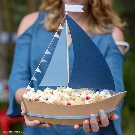 Sailboat Centerpiece, Nautical Baby Shower Boy, Nautical Centerpiece, Sailor Party, Nautical Birthday Party, Spongebob Birthday Party, Idee Babyshower, Nautical Themed Party, Boy Baby Shower Ideas