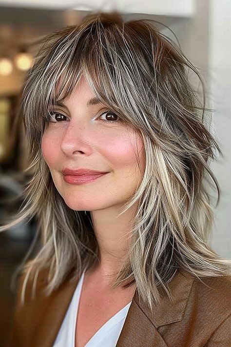 Lob With Curtain Bangs, Cool Blonde Balayage, Layered Curly Haircuts, Shaggy Lob, Gray Blending, Rocker Hair, Honey Hair Color, Cool Hair, Shaggy Short Hair