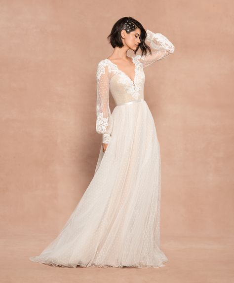 Swiss Dip, Hayley Paige Bridal, Hayley Paige Wedding, Blush By Hayley Paige, Hayley Paige Wedding Dress, Jlm Couture, Spring Wedding Dress, Wedding Dress Guide, Amazing Dresses